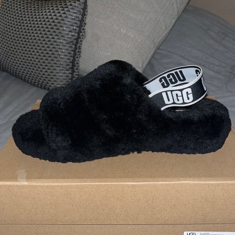 UGG FLUFF YEAH Black Slingback Sandal/Slipper NEW Size 9